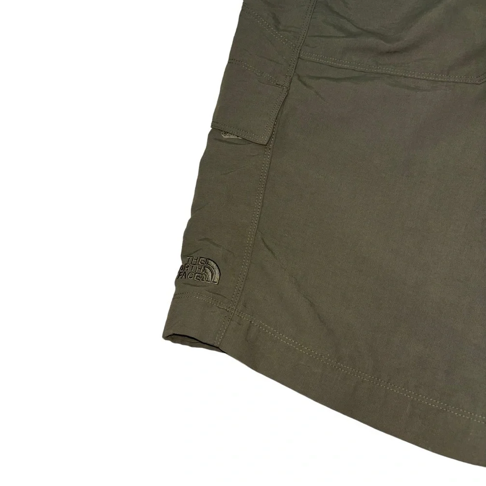The North Face Men's M Medium Cargo Shorts Army Green Camping Hiking Outdoor